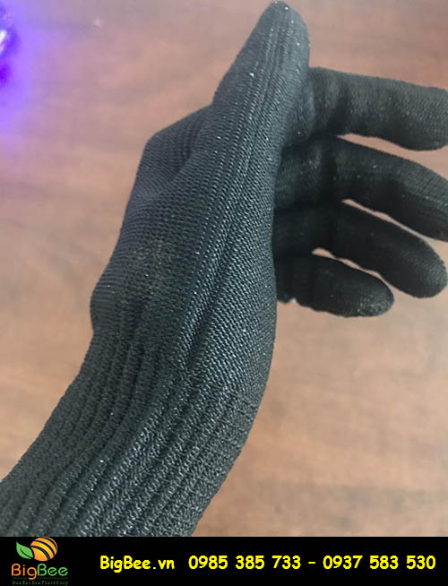 găng tay chống cắt cho công nhân xưởng cưa màu đen