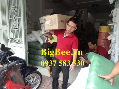 BigBee đi gửi màng PE khổ 50cm loại 4.1 kg lõi giấy 300g cho anh Dũng - Nha Trang
